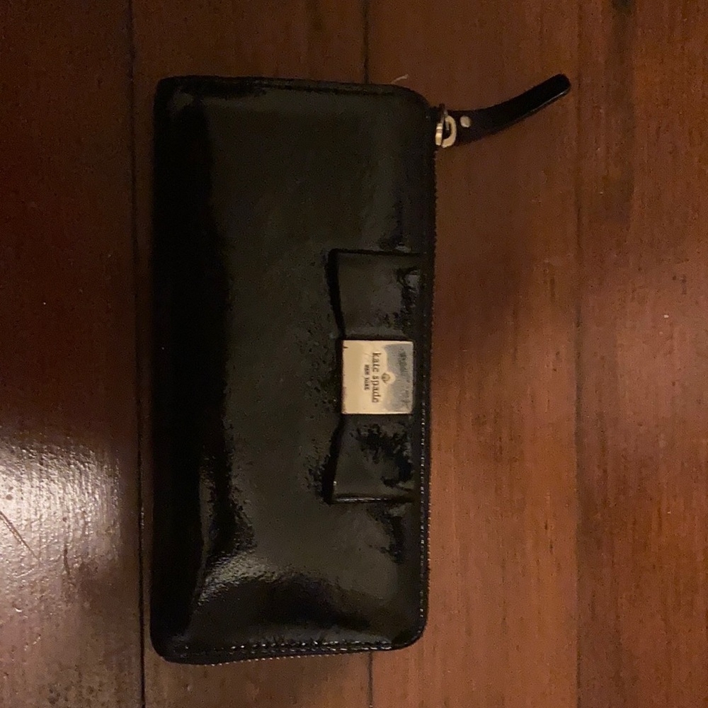 Black Kate Spade zipper wallet